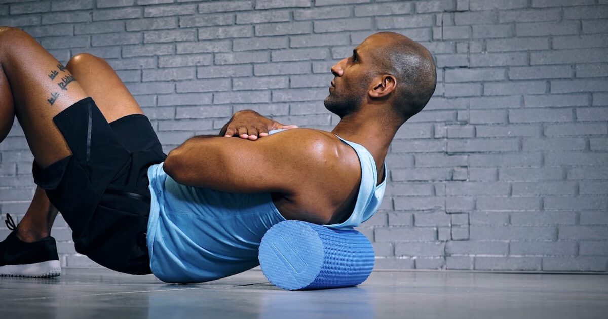 Tutorial: Foam Roll For The Upper Back / Faszienrolle für den Oberen Rücken
